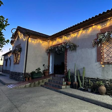 La Casa Barata, Casa Rural Cedillo Eksteriør billede